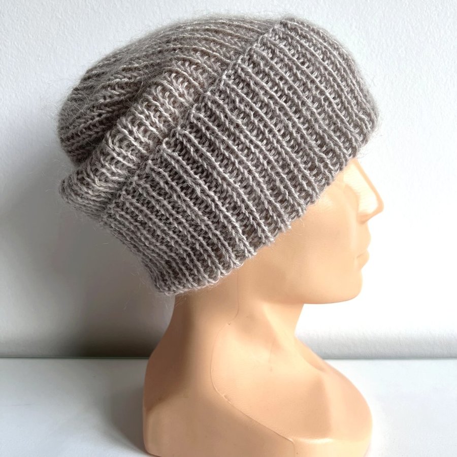 Ręcznie robiona czapka beanie AUREA 100% Baby Merino plus moher i jedwab 23/20 Jasny Beż