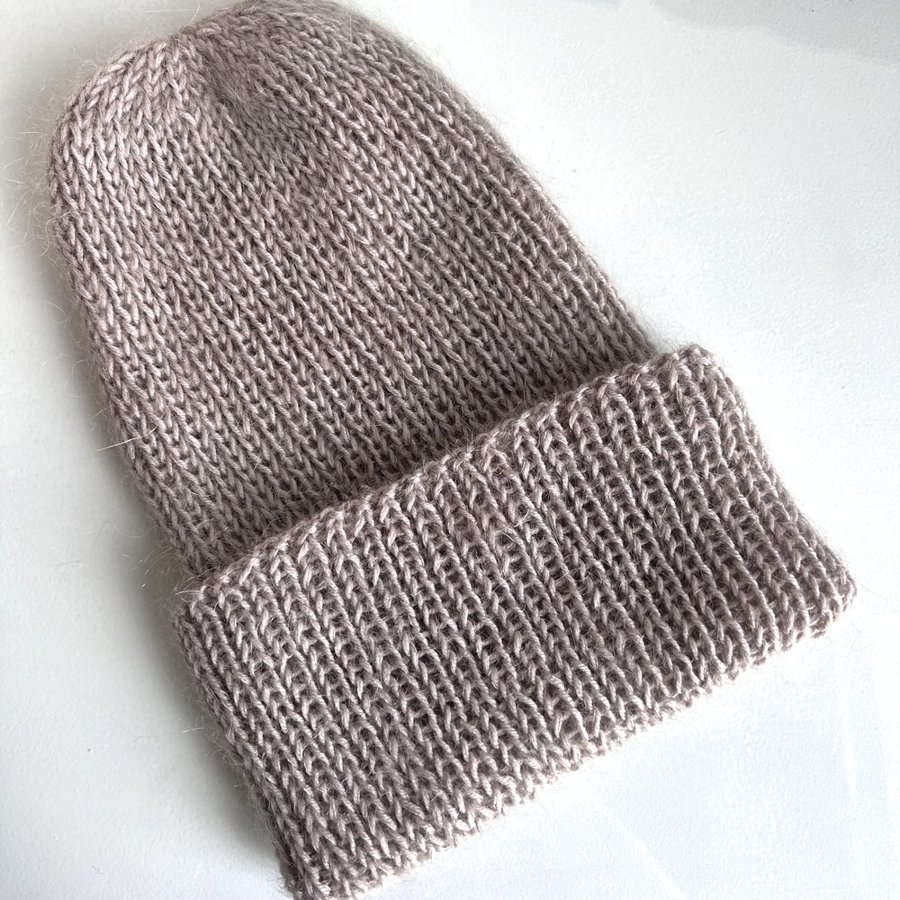 Ręcznie robiona czapka beanie AUREA 100% Baby Merino plus moher i jedwab 23/20 Jasny Beż