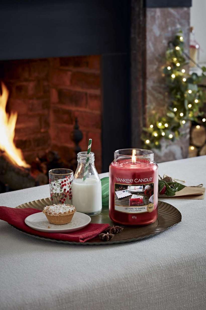 Duża świeca zapachowa Yankee Candle MERRY BERRY