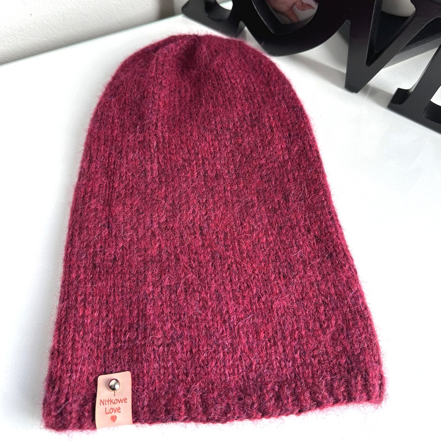 Ciepła czapka ręcznie robiona CHMURKA Alpaka 07 Rubinowy