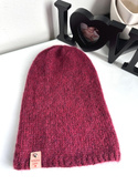 Ciepła czapka ręcznie robiona CHMURKA Alpaka 07 Rubinowy