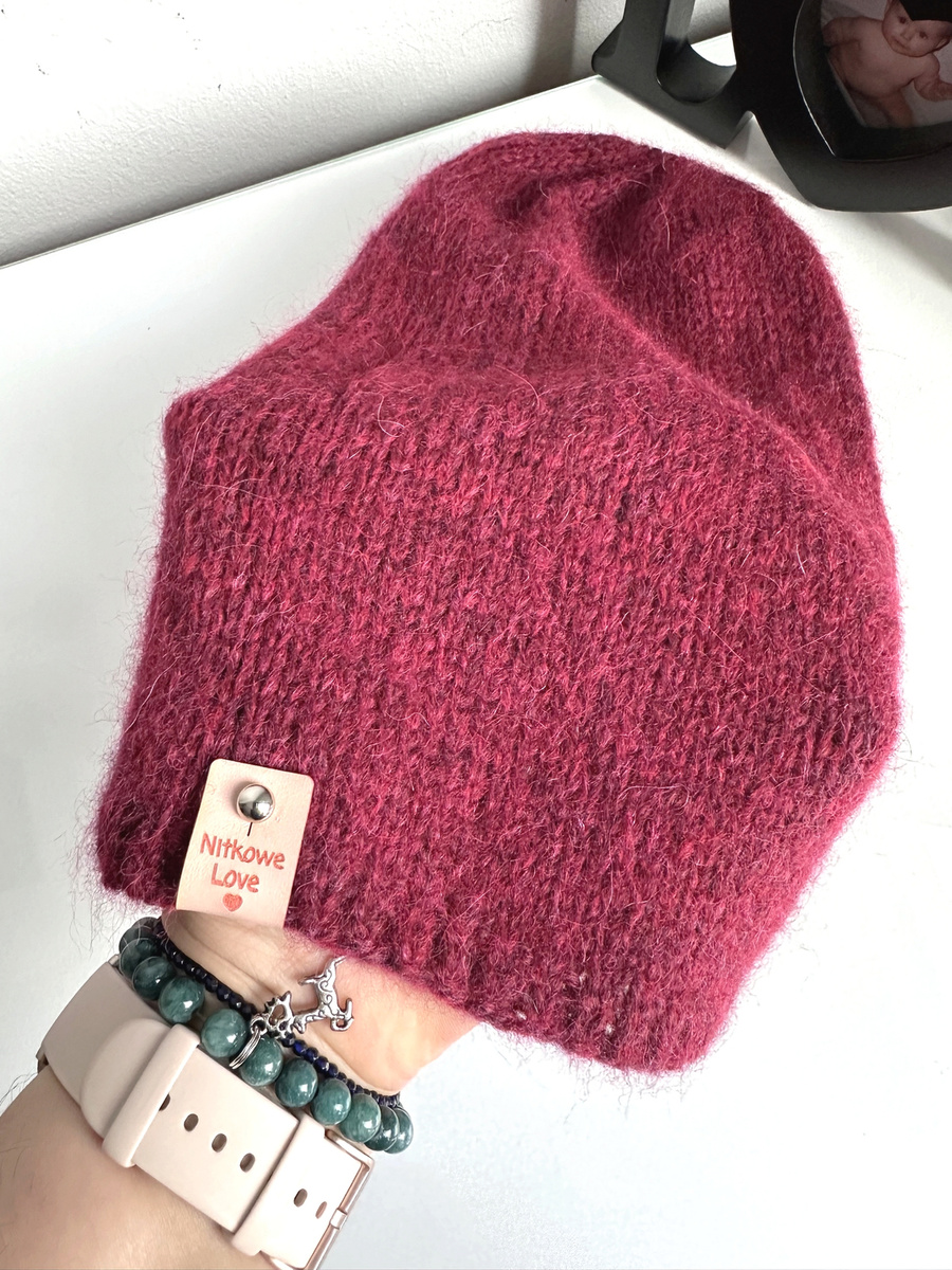 Ciepła czapka ręcznie robiona CHMURKA Alpaka 07 Rubinowy