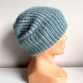 Ręcznie robiona czapka beanie AUREA 100% Baby Merino plus moher i jedwab 43/08 Jasny Morski
